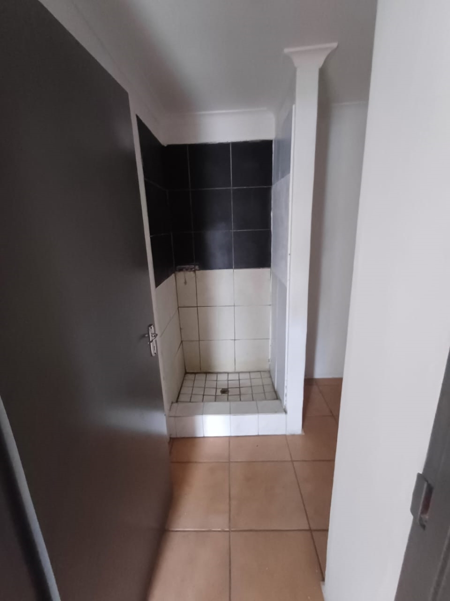 To Let Commercial Property for Rent in Okavango Park Western Cape